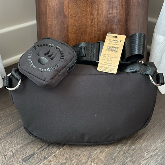 BEARPAW Crossbody/waist bag/fanny pack, double zip compartments + ear pod case - Picture 4 of 14